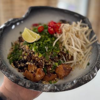 Makaron udon z krewetkami i brokułem 