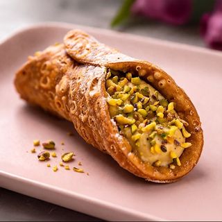 Cannoli z kremem pistacjowym