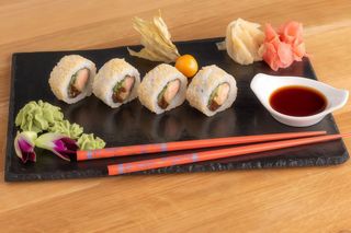 Shimayo california z łososiem w tempurze 4szt