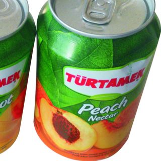 Sok z owoców brzoskwini