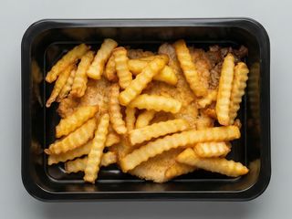 Bitki z piersi kurczaka 1szt z frytkami