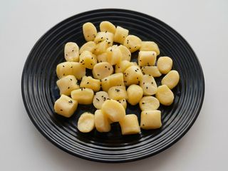 Kopytka z czarnuszką 300gr. 