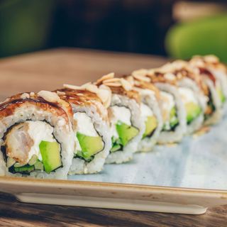 6. California Unagi awokado 8 szt.