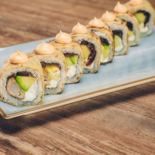 15. California z krewetkami w panko w tamago 8 szt.