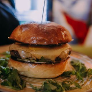 Classic Cheeseburger