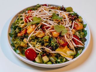 Letnia sałatka z krewetkami