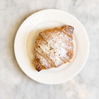 Croissant migdałowy