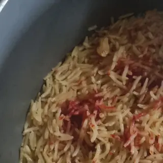 MAKARON SZMAŻONE Z WARZYWAMI
