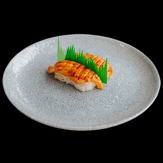 Nigiri z łososiem teriyaki