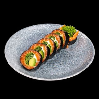 Futomaki sashimi z łososiem i awokado