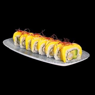 Dragon roll z krewetkami w tempurze i mango