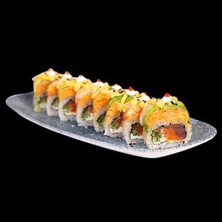 Dragon roll z krewetkami, tuńczykiem i łososiem