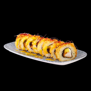 Chrupiące uramaki z kurczakiem i mango