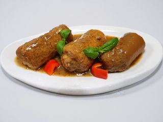 Rosół z makaronem + zraziki wieprzowe z ziemniakami i surówką