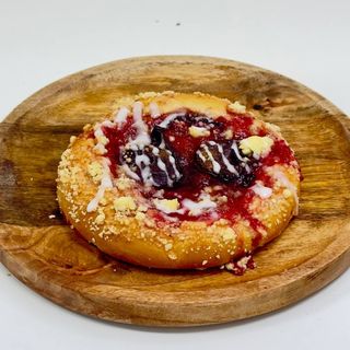 Drożdżówka ze śliwkami