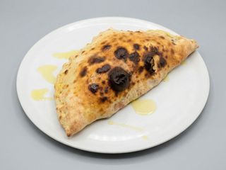 Calzone Napoletano