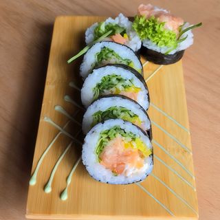 Sumōkusālmon FutoMaki