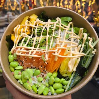SUSHI BOWL – ŁOSOŚ CLASSIC