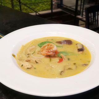 Zupa tajska z krewetkami