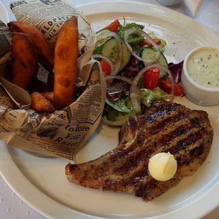 Stek wieprzowy z koscią