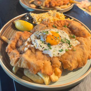 SZNYCEL PO WIEDEŃSKU Z JAJKIEM