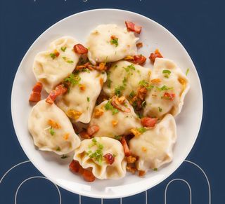 PIEROGI ZE ŚMIETANĄ