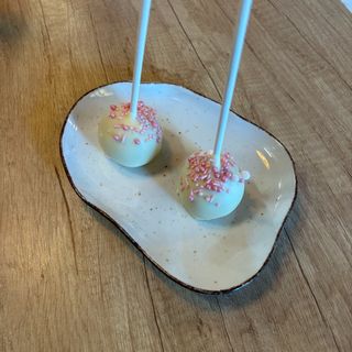 CAKE POPS