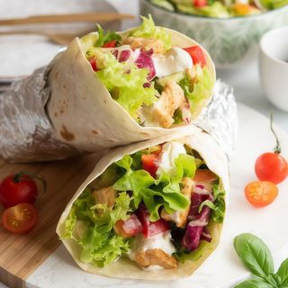 Tortilla z sałatką