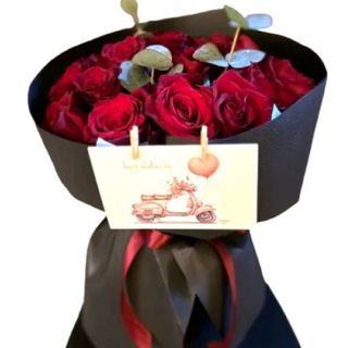 Eleganski bukiet czerwonych róż L