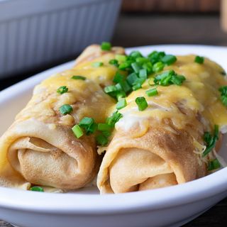 Naleśniki z szynką i serem holenderskim