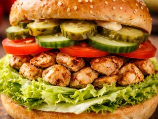 HAMBURGER Z KURCZAKIEM