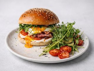 BURGER ŚNIADANIOWY