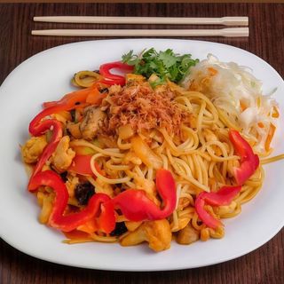 Makaron chiński z warzywami