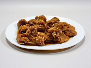 Wieprzowina chrupiąca w sosie ananasowym