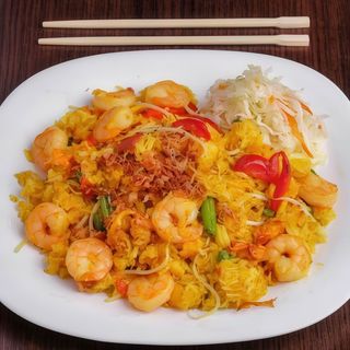 Ryż smażony z krewetkami (5szt)