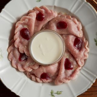 Pierogi z wiśniami