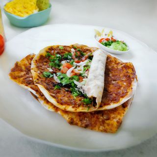 TURECKA PIZZA WEGETARIAŃSKA.