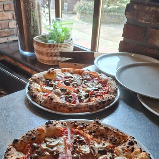 Pizza Capriciosa