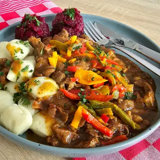 Gulasz wieprzowy + Zupa (zestaw)