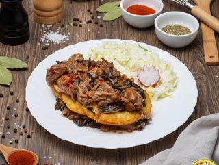 Placki Ziemniaczane z GULASZEM + surówka