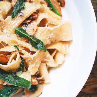 Tagliatelle z tofu i cukinią
