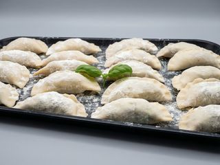 PIEROGI ZE SZPINAKIEM 10 SZT