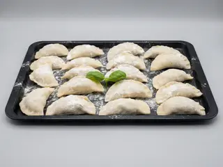 PIEROGI Z MIĘSEM 10 SZT