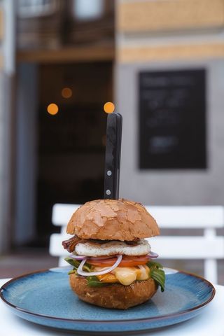 HEROS (burger z kurczakiem)