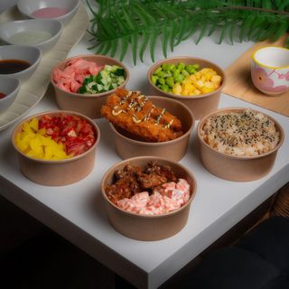 Poké z krewetka (blanszowana) spicy mayo