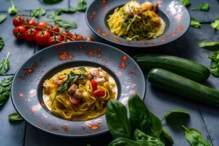 TAGLIATELLE Z ŁOSOSIEM