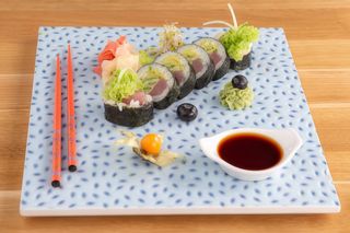 Nori z tuńczykiem i szparagiem	