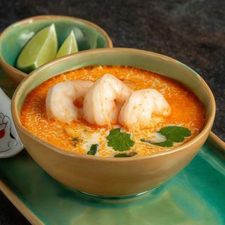 PIKANTNA Z KREWETKAMI