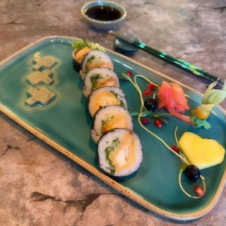 Nori maki z maślaną w tempurze 6 szt 