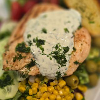 Sałatka z grillowanym Kurczakiem